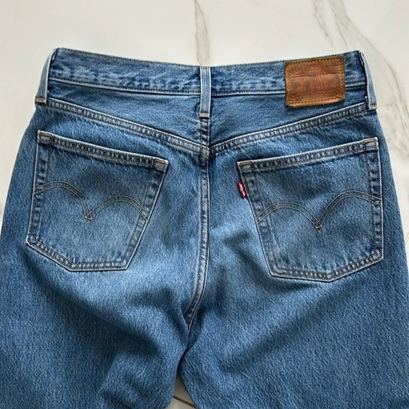 LEVIS 501 jeans Levi’s jeans distressed frayed hem size 28 x 30 blue - Picture 3 of 12